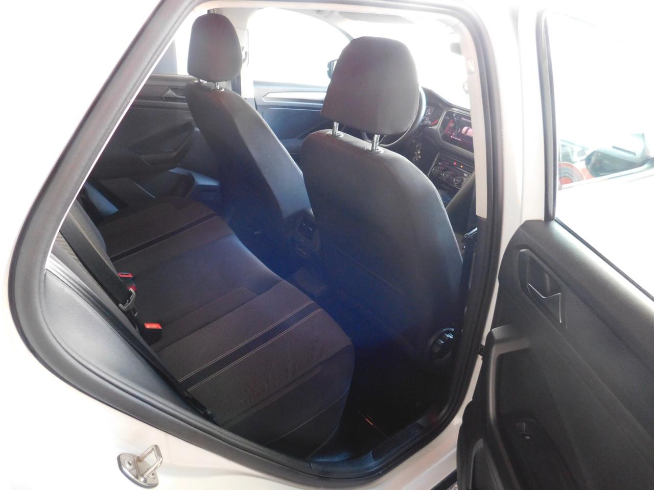 Volkswagen T-Roc 1.6 TDI SCR Business BlueMotion Technology