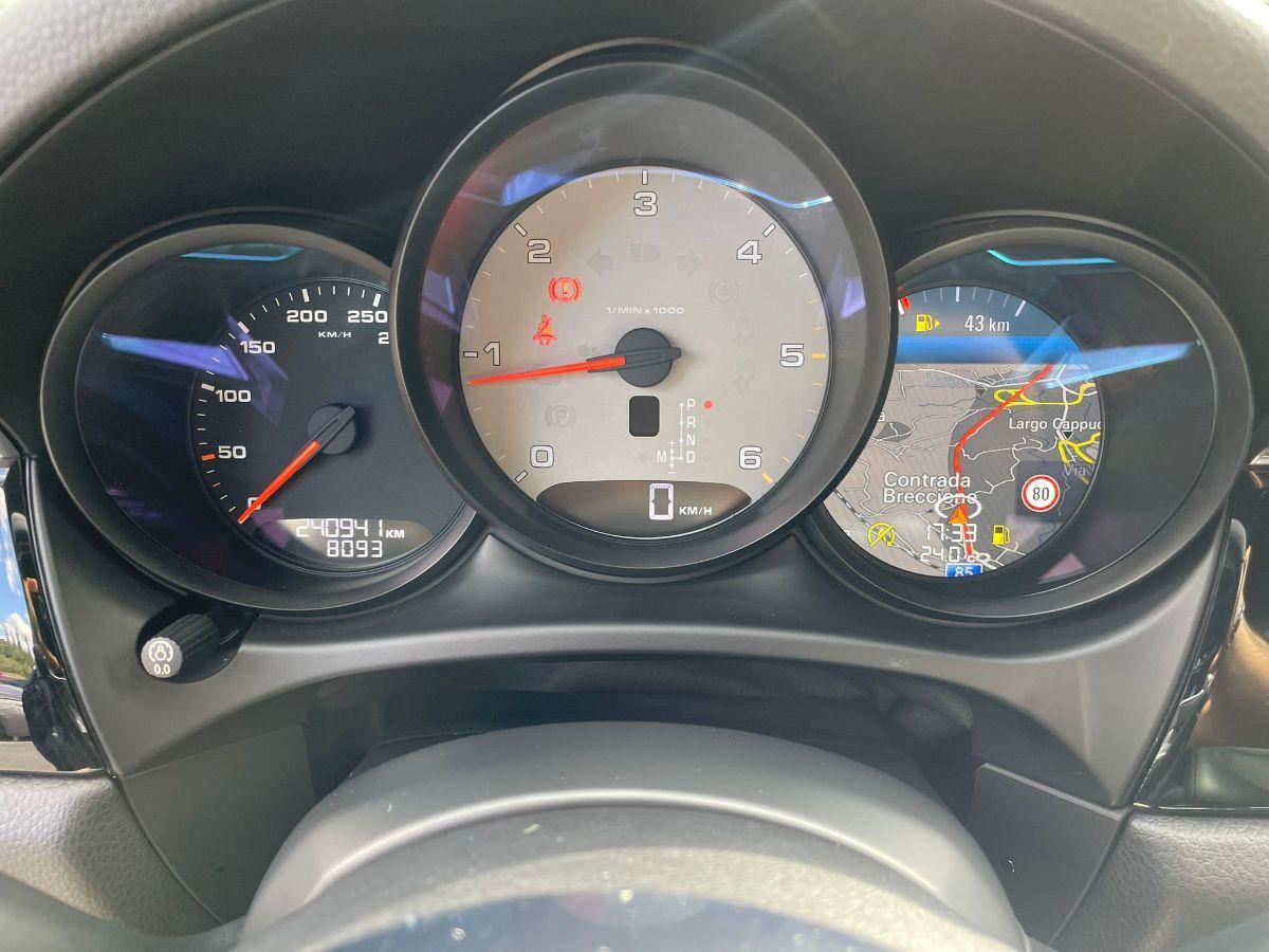 PORSCHE MACAN 3.0d
