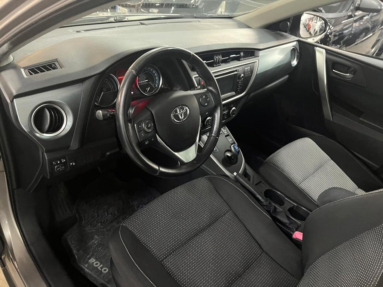 Toyota Auris Touring Sports 1.8 Hybrid Lounge