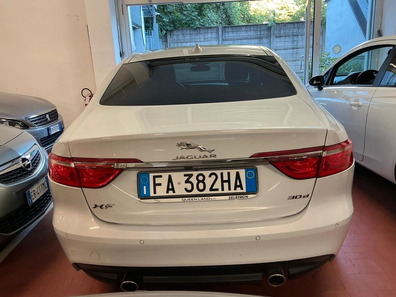 Jaguar XF 3.0d Presugire Bussniess 2015 300cv