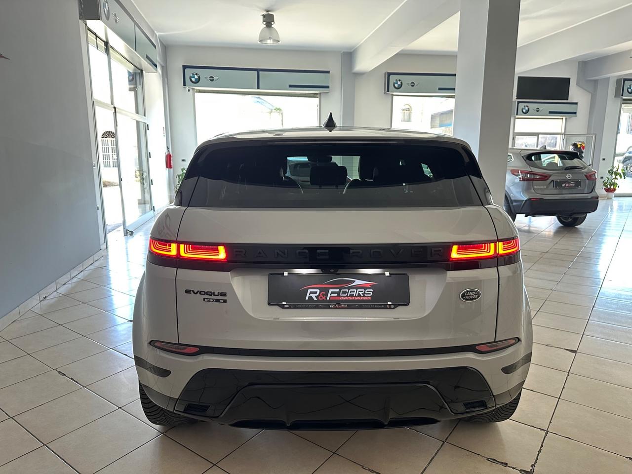 Land Rover Range Evoque 2.0D I4 180 CV AWD Auto R-Dynamic HSE