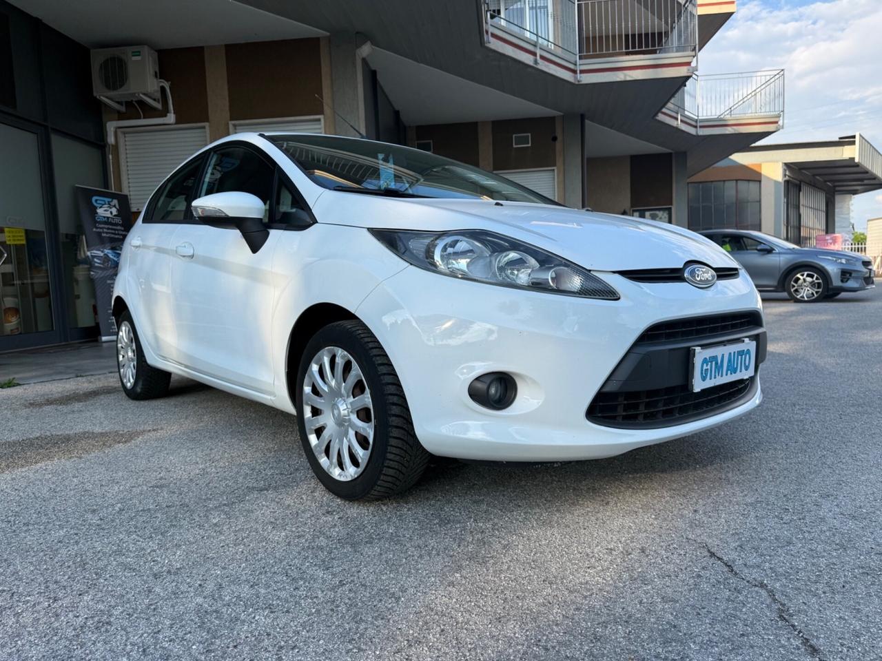 Ford Fiesta 1.4 5 porte Bz.- GPL - Neopatentati
