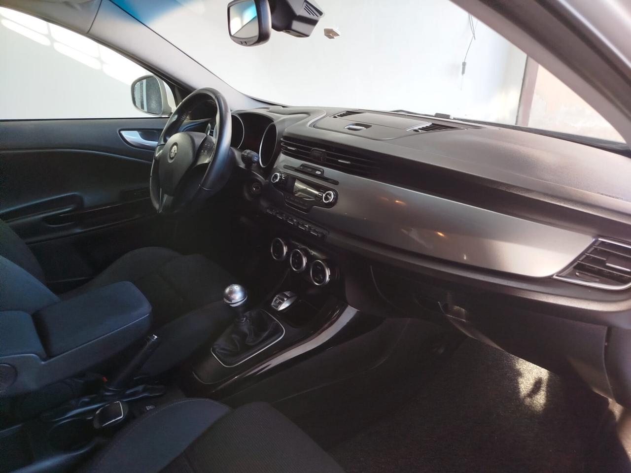 Alfa Romeo Giulietta 1.4 benzina 2011 CON GARANZIA