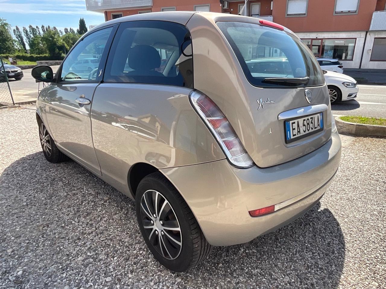 Lancia Ypsilon 1.2 Versus