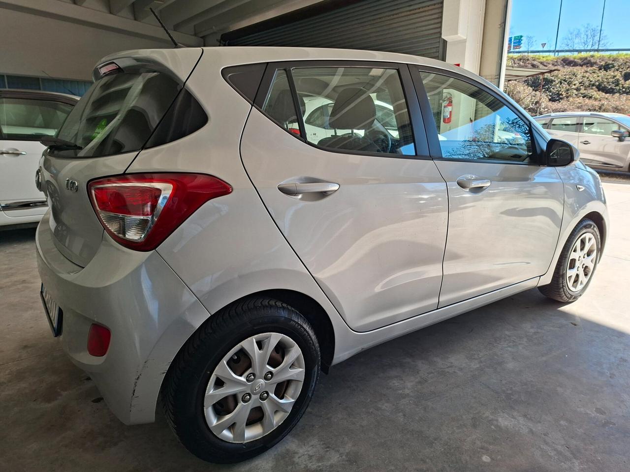 Hyundai i10 1.0 GPL DA NEOPATENTATI