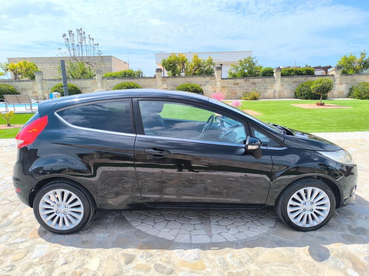 Ford Fiesta 1.2 82CV 3 porte Titanium perfetta full optional