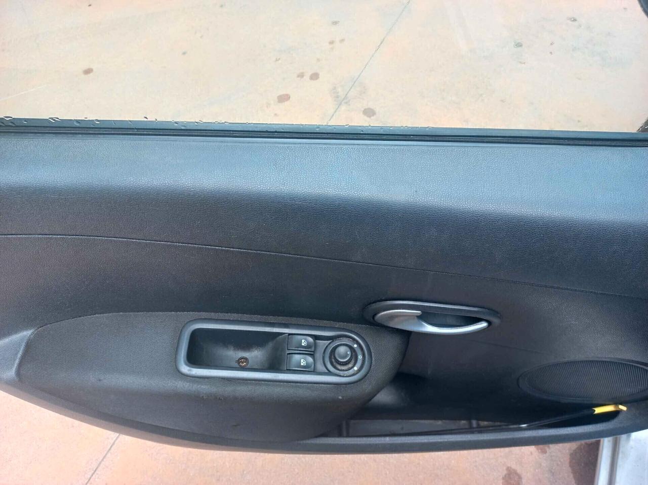 Renault Clio 1.2 16V 5 porte GPL Dynamique