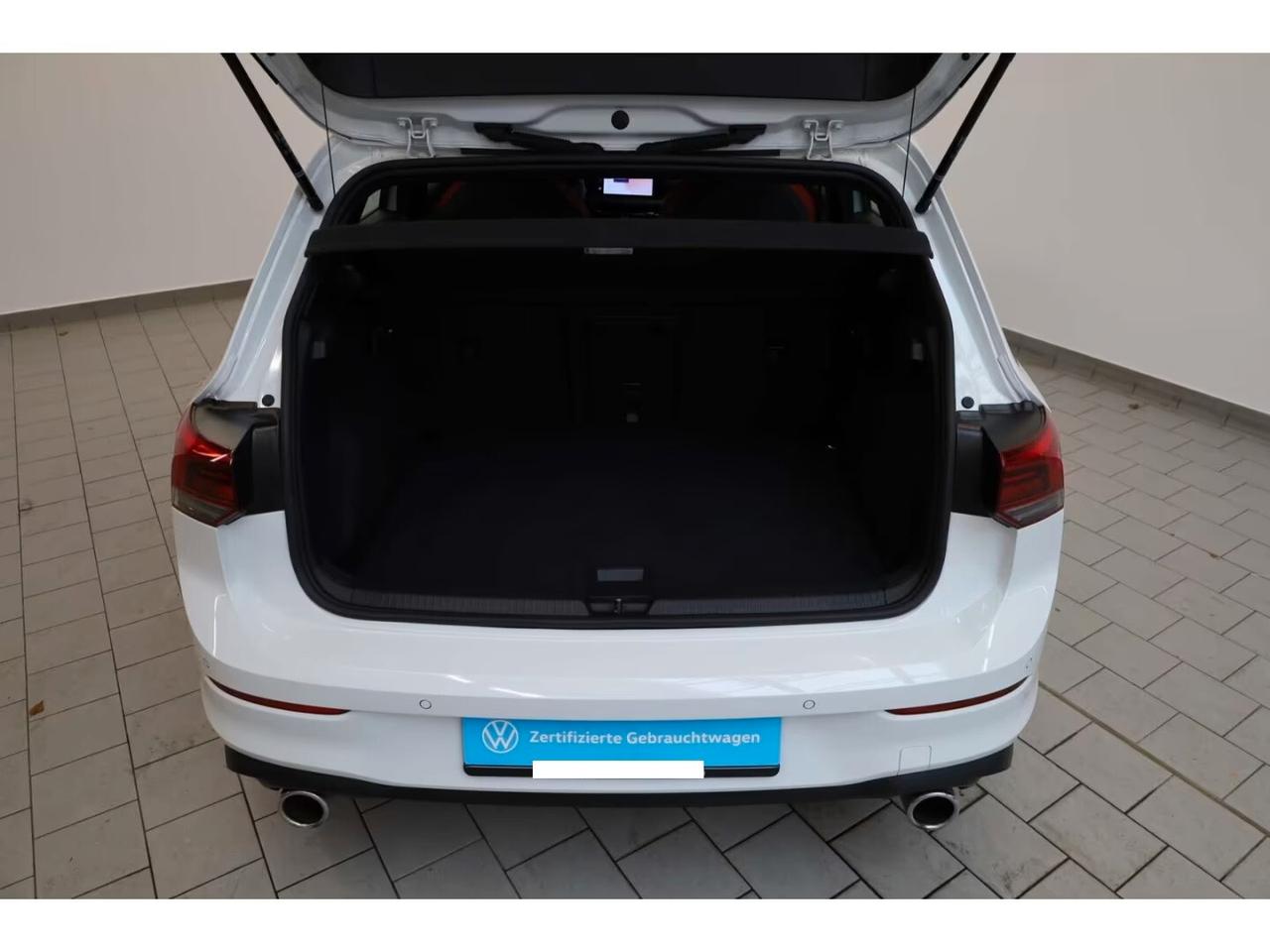 Volkswagen Golf GTI 2.0 TSI OPF, cambio manuale a 6 marce, fari LED, climatizzatore automatico, ra