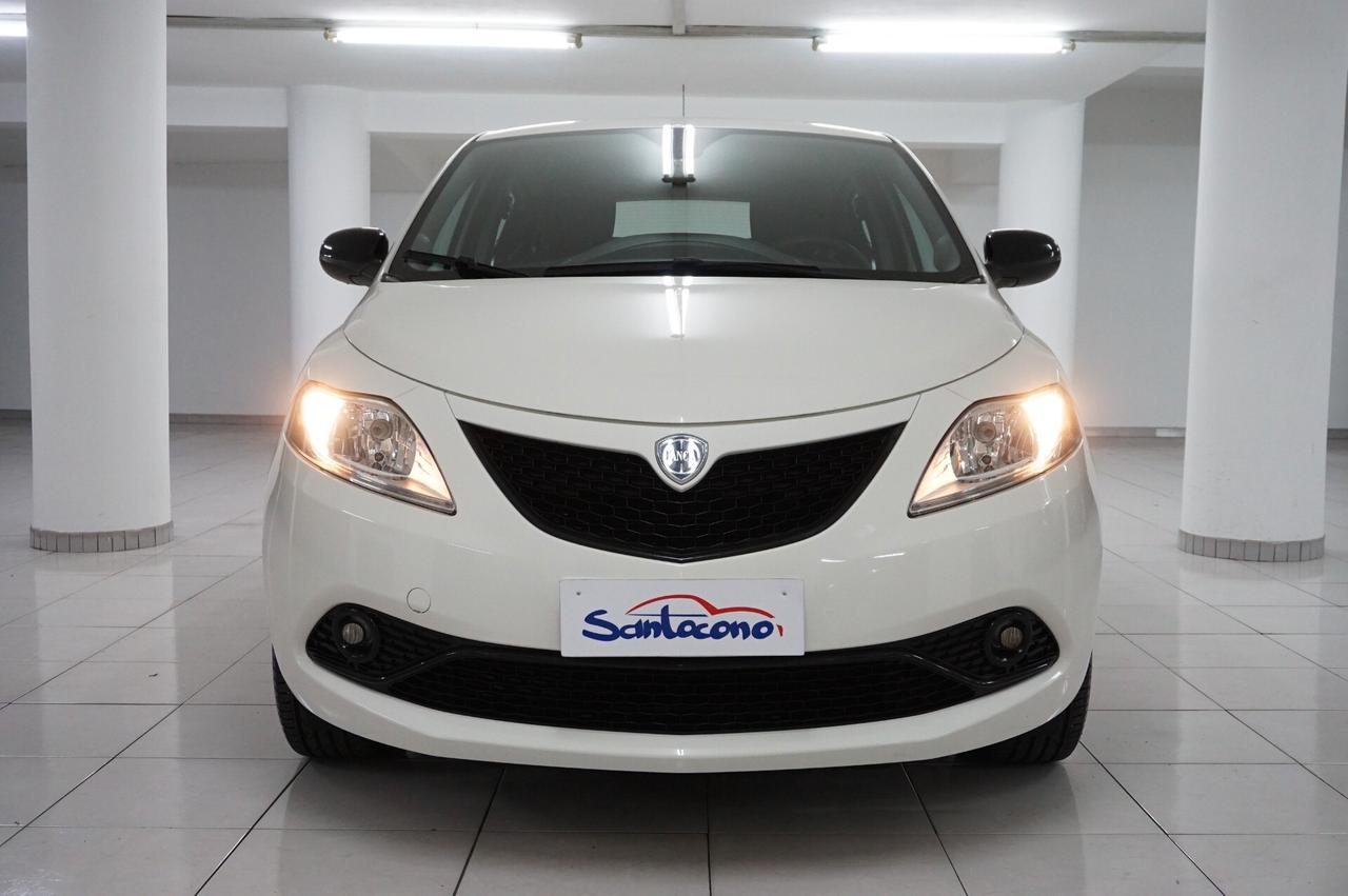 Lancia Ypsilon 1.2 69 CV 5 porte Gold