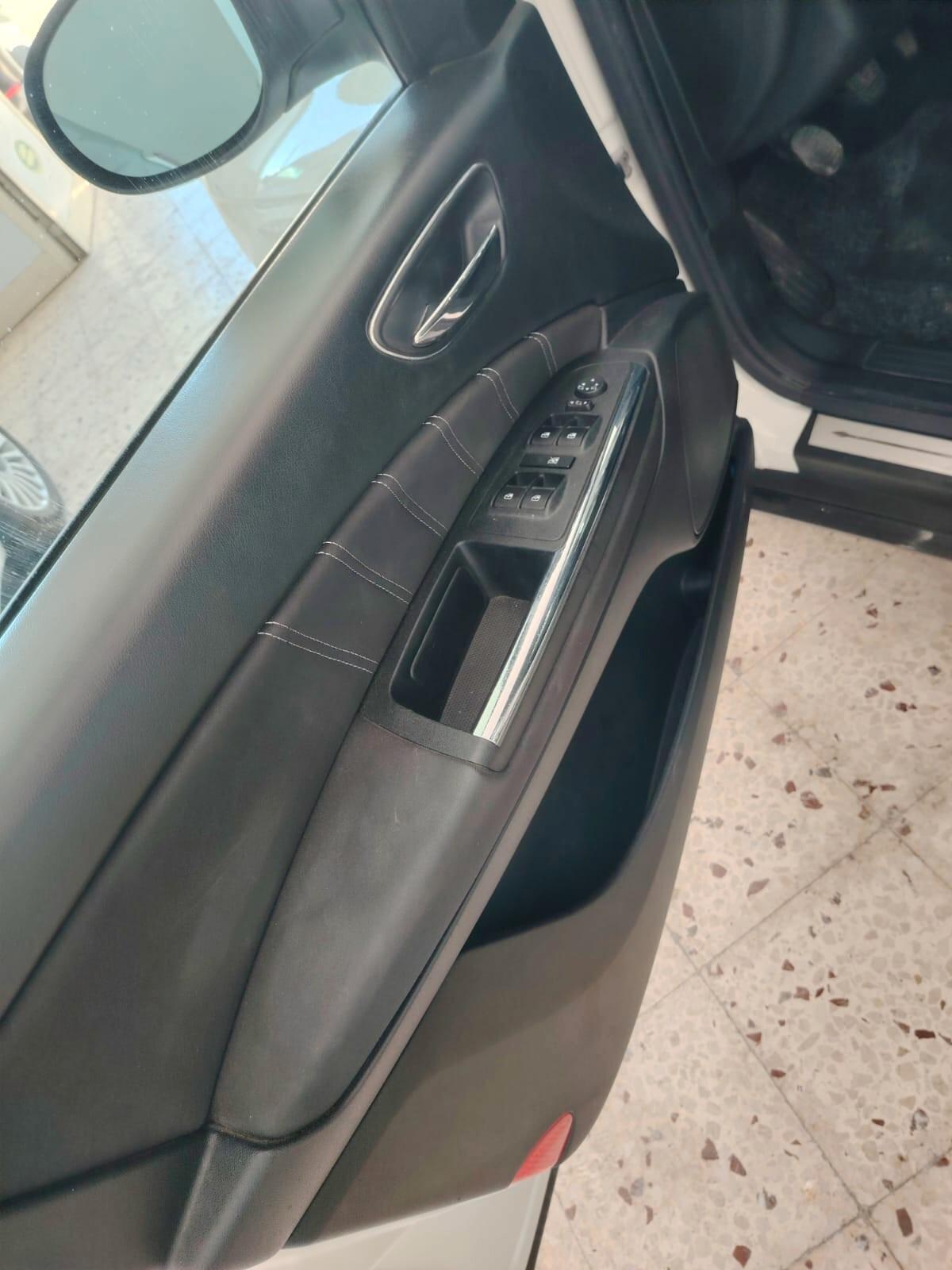 Lancia Delta 1.6 MJT DPF Silver 120 cv