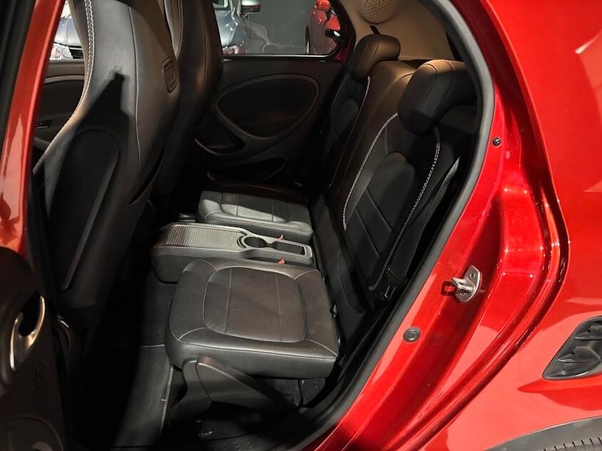 Smart brabus FOR FOUR XLLUSIVE 109CV-JBL