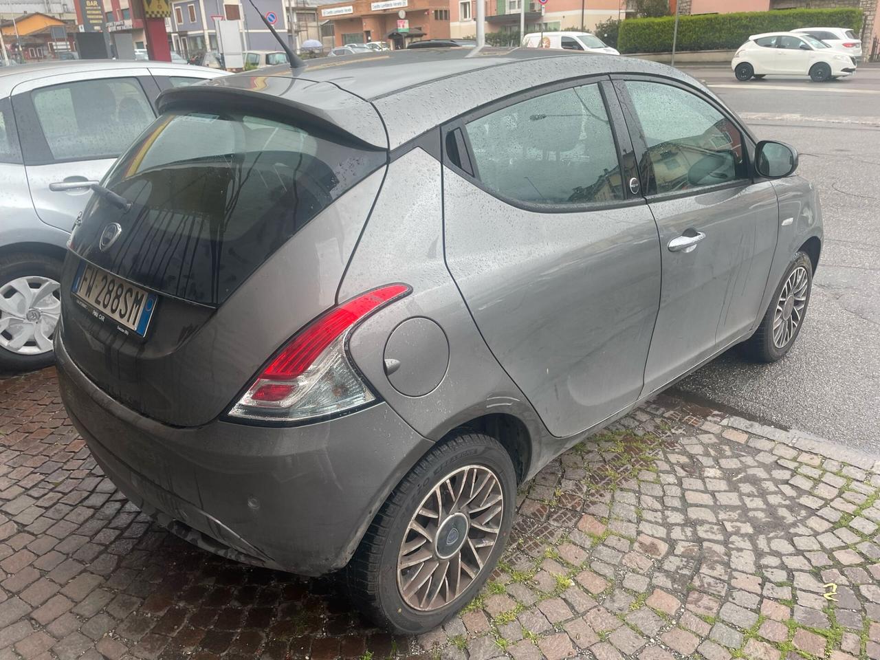 Lancia Ypsilon 1.2 69 CV 5 porte GPL Ecochic Gold