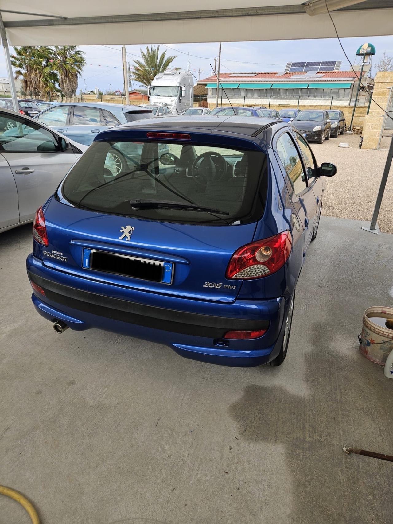 Peugeot 206 1.1 60CV 5p. 2010’