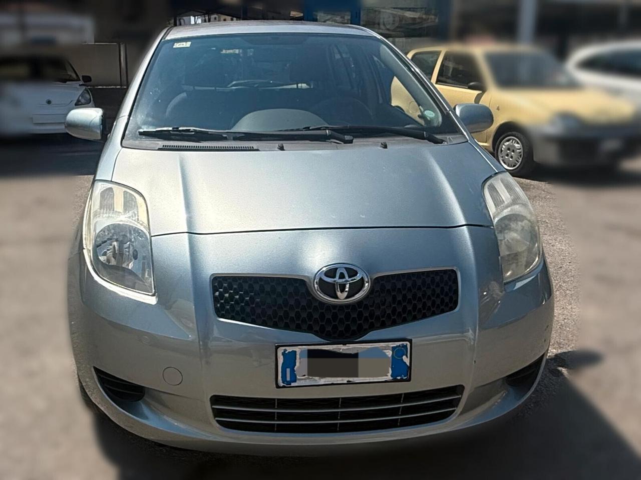 Toyota Yaris 1.0 5 porte