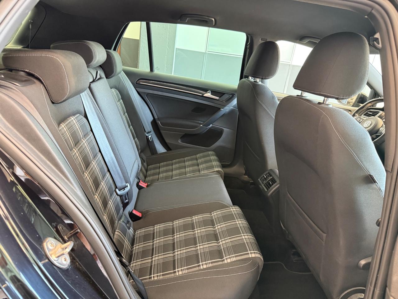 Volkswagen Golf GTD 2.0 TDI DSG