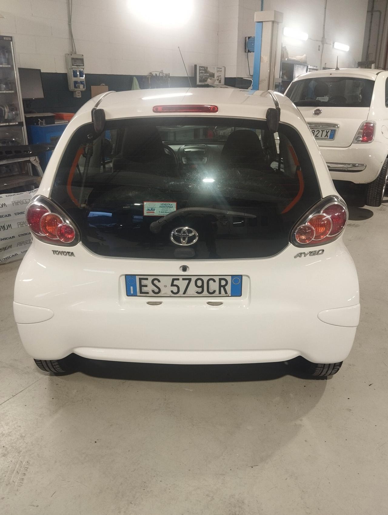 Toyota Aygo 1.0 12V VVT-i 3 porte Active Connect