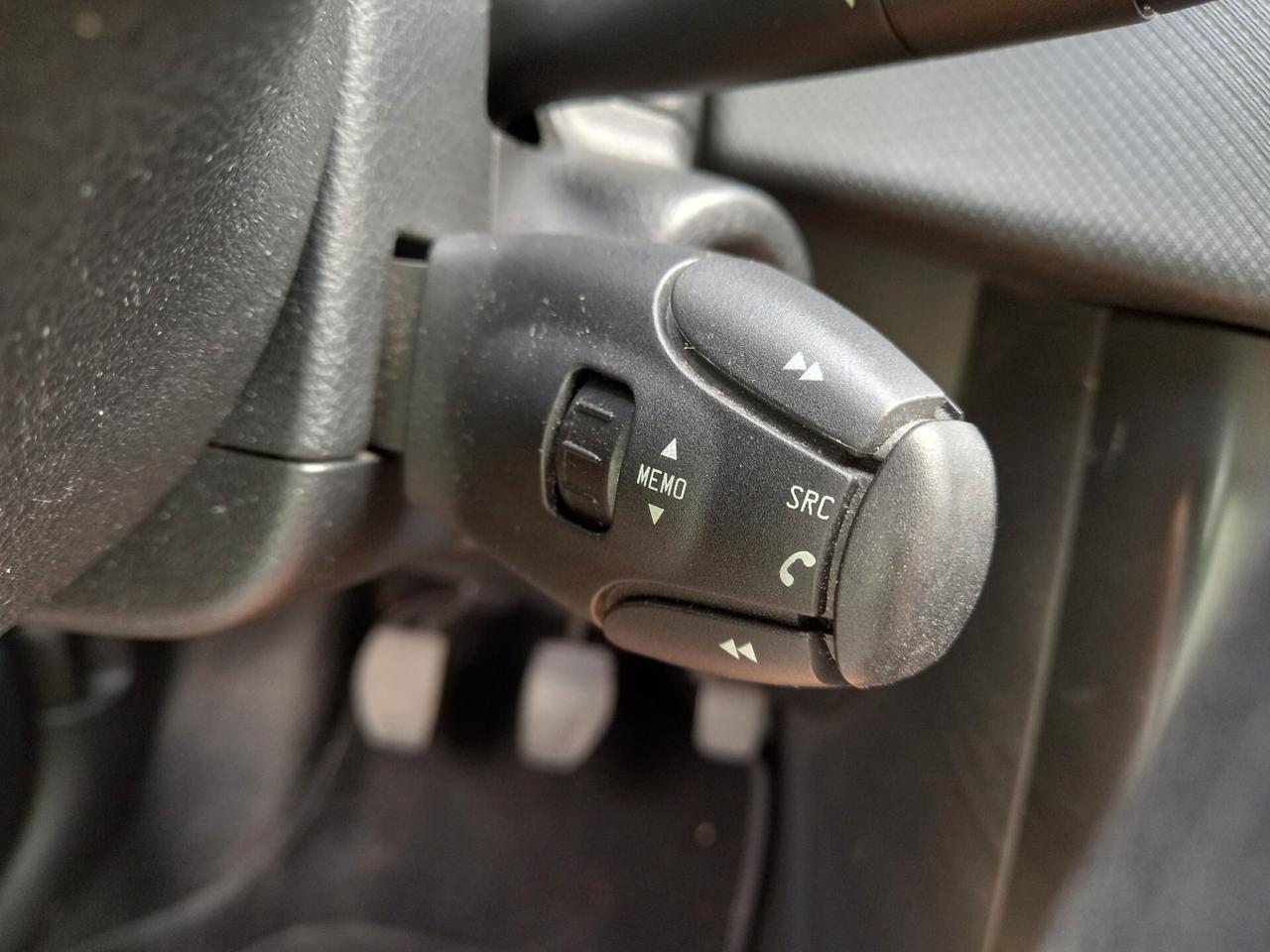 Peugeot 207 1.4 HDi 70CV 5p. Millesim 200