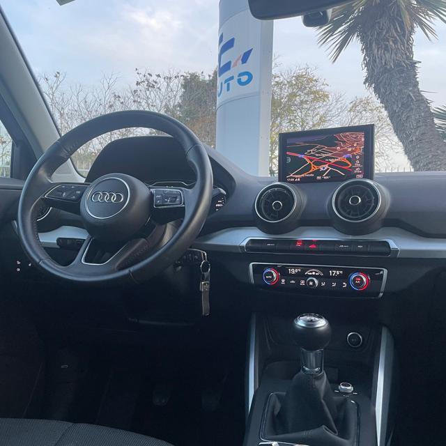 AUDI Q2 35 TDI Business