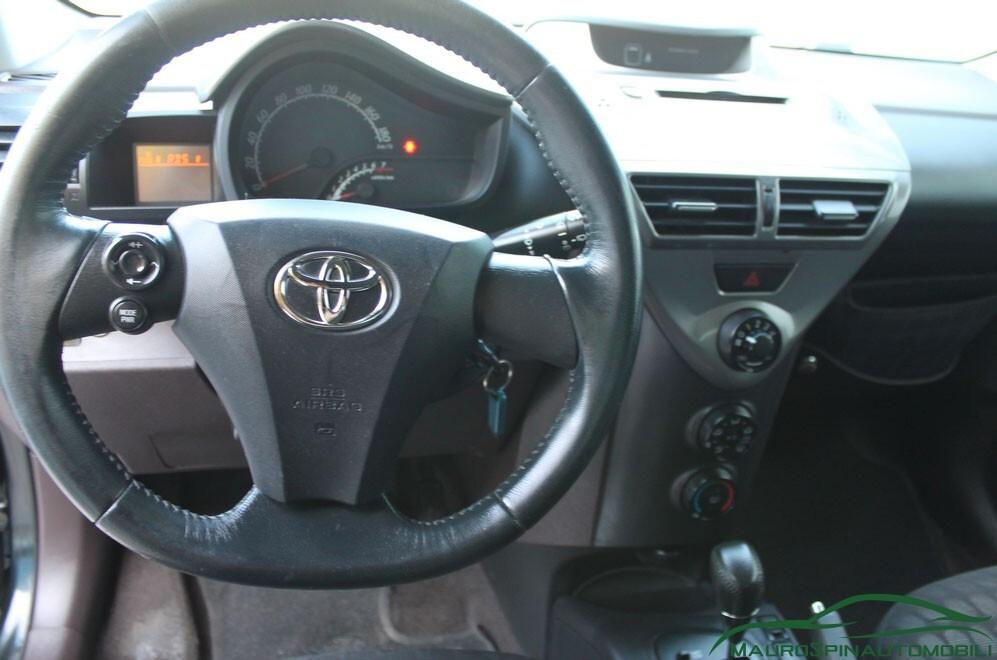 Toyota iQ 1.0