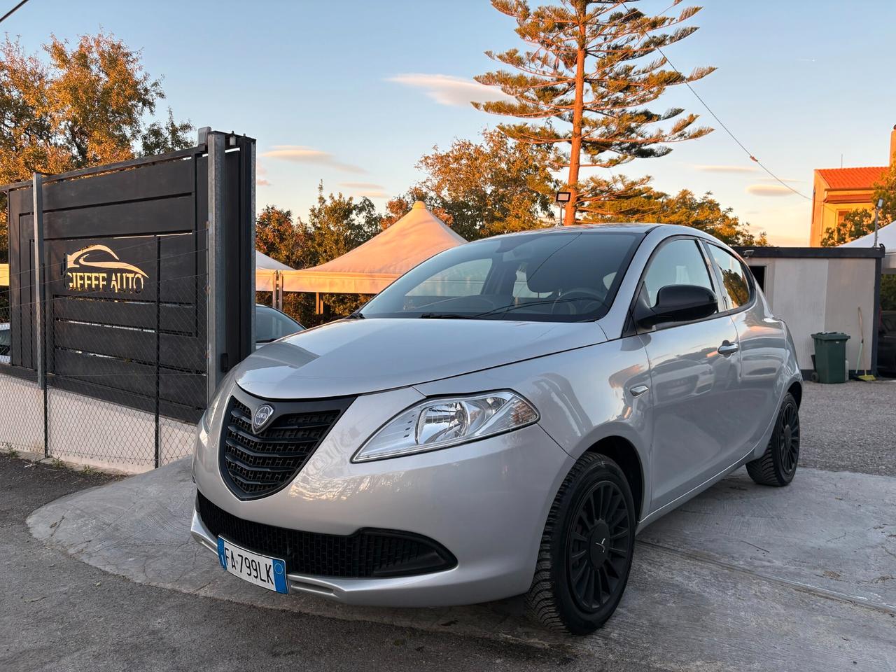 Lancia Ypsilon 1.2 69 CV 5 porte Opening Edition