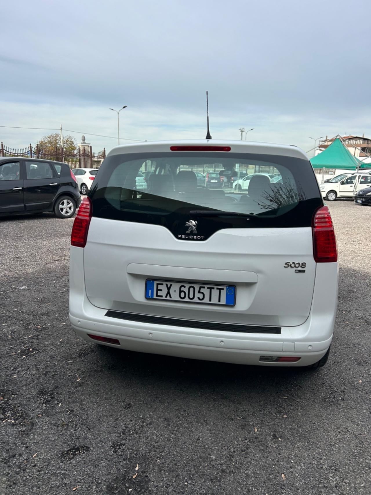 Peugeot 5008 1.6 HDi 115CV Business