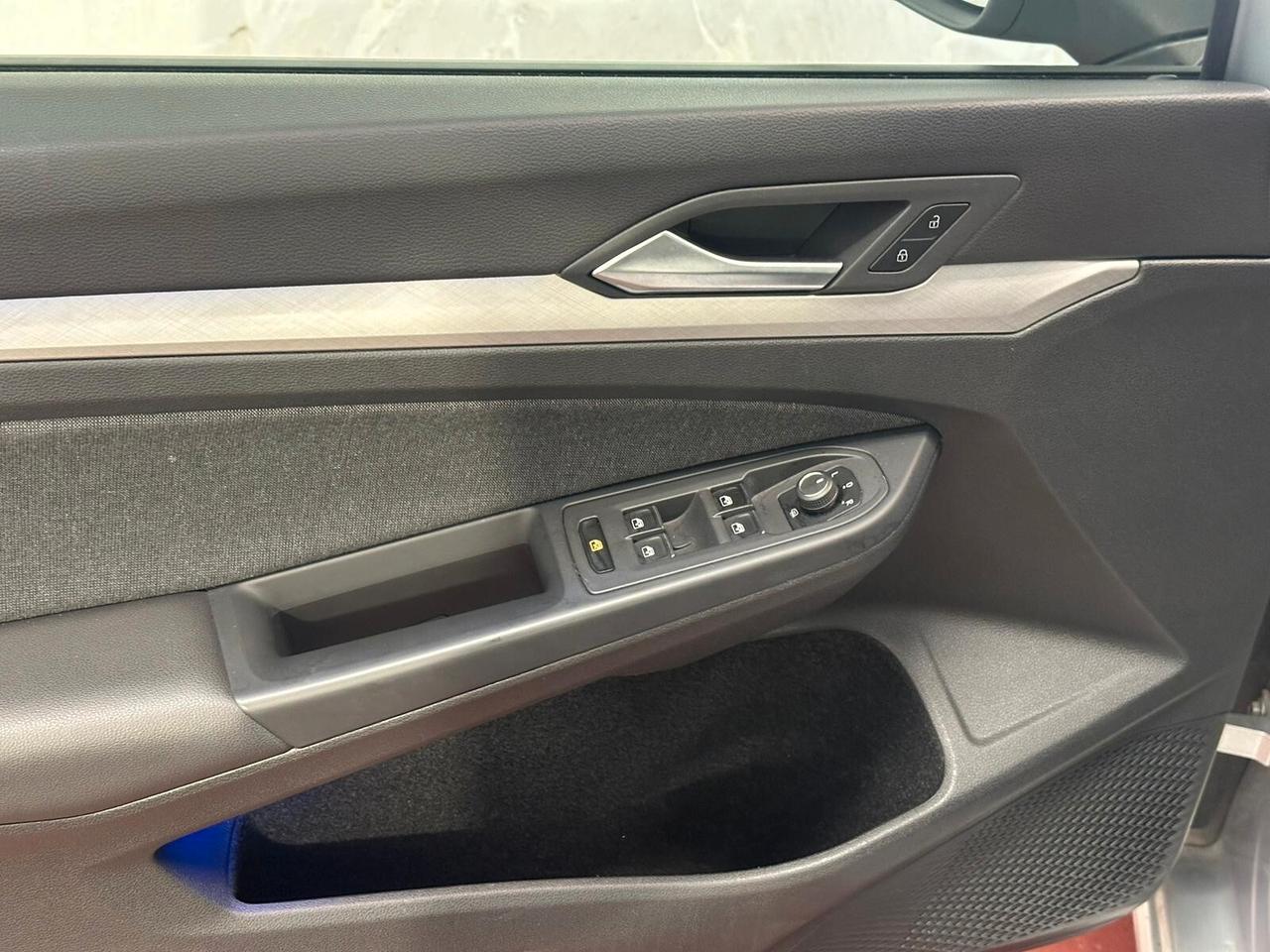 Volkswagen Golf 1.0 eTSI EVO DSG Life AUTOMATICA