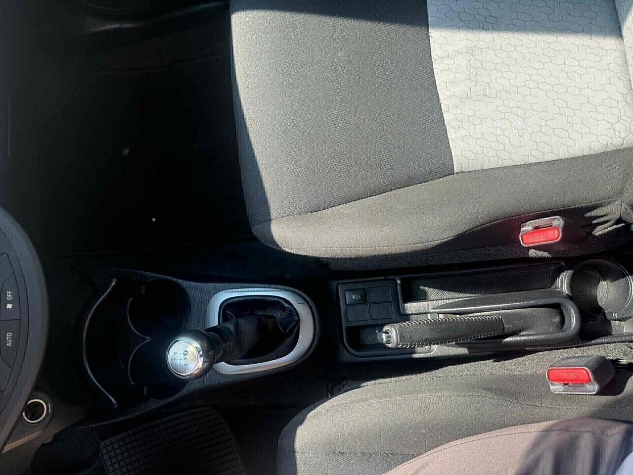 Toyota Yaris 1.0 BENZINA ''navig, retr,'' 2012 neop ok