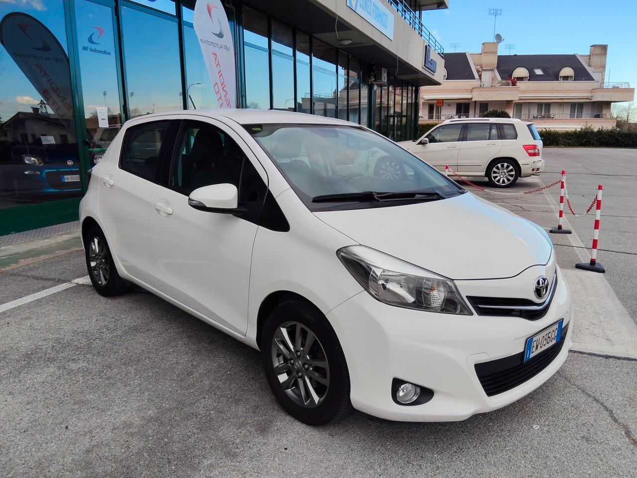 Toyota Yaris 1.0 70cv 5 porte Lounge 60.000km unico proprietario