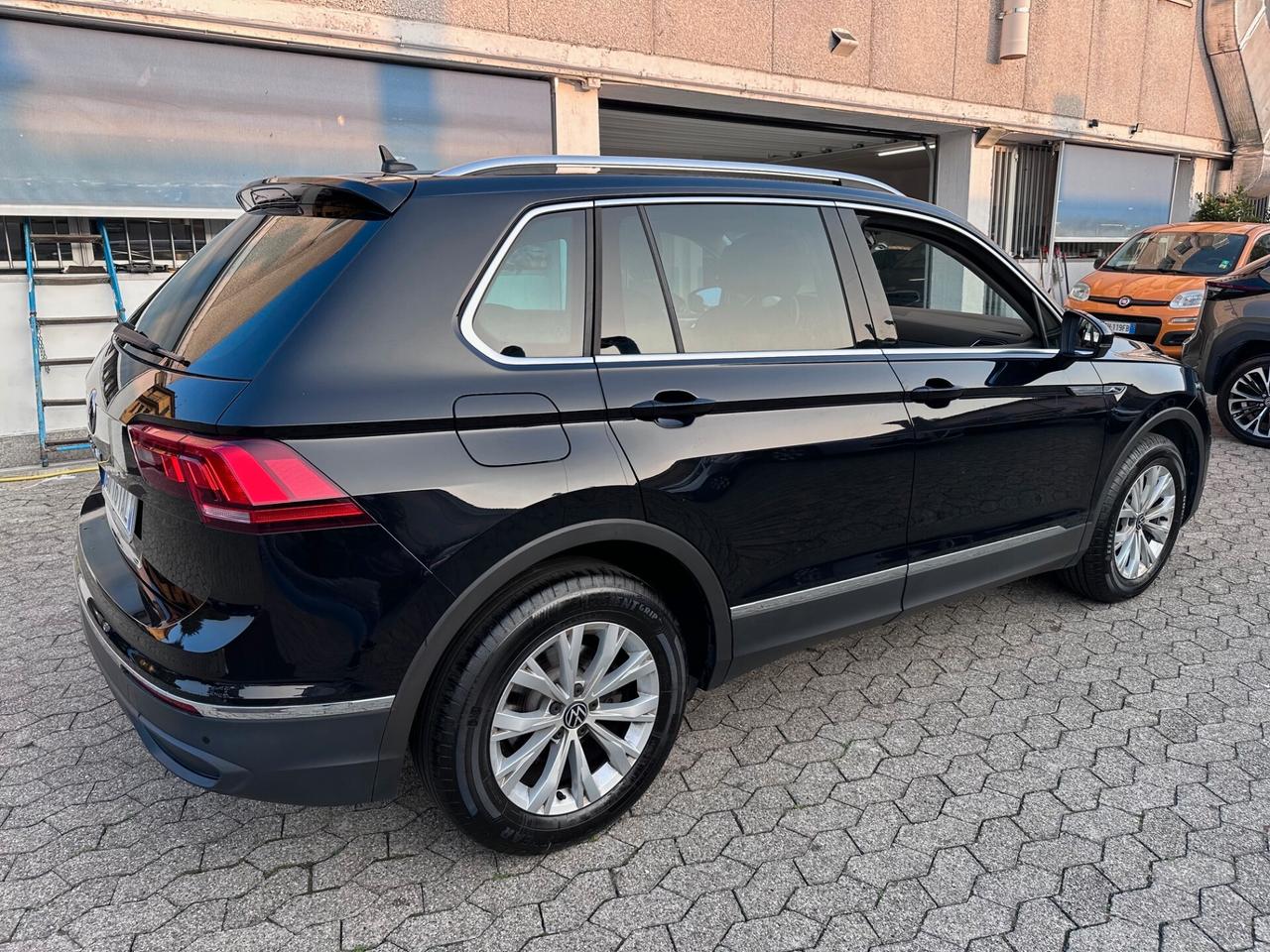 Volkswagen Tiguan 2.0 TDI 150 CV SCR DSG Elegance*EURO6