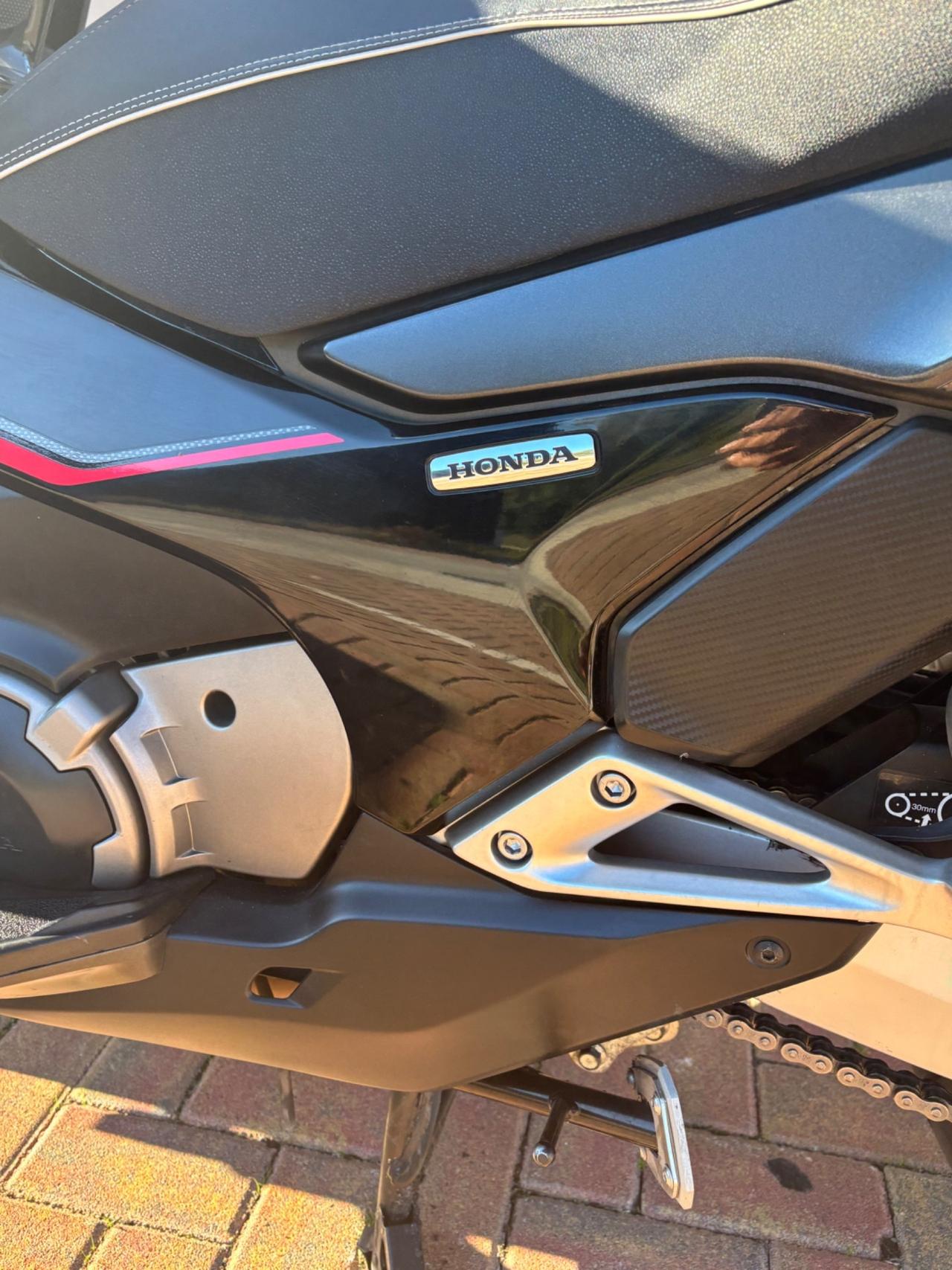 Honda Integra 750 S