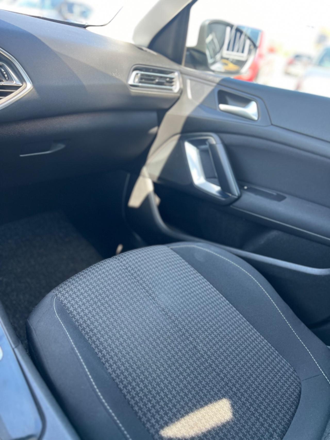 Peugeot 308 BlueHDi 100 S&S SW