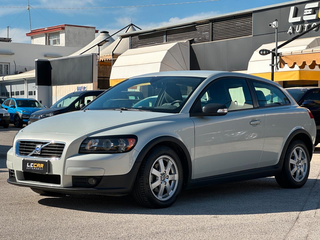 VOLVO C30 1.6 Momentum