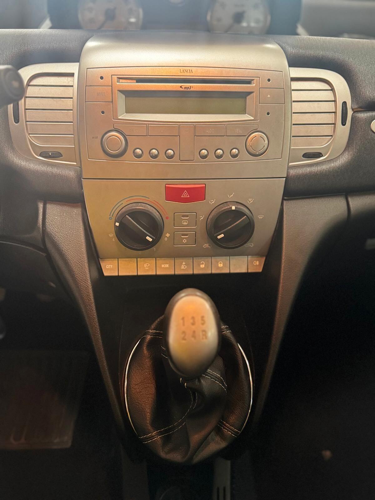Lancia Ypsilon 1.2 Argento Moda Milano