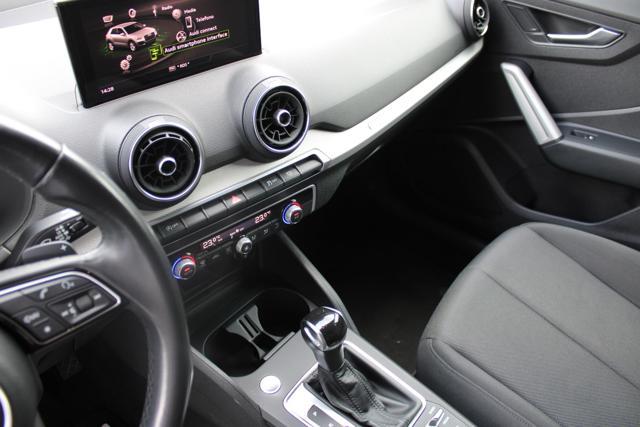 AUDI Q2 35 TFSI S tronic Identity Black