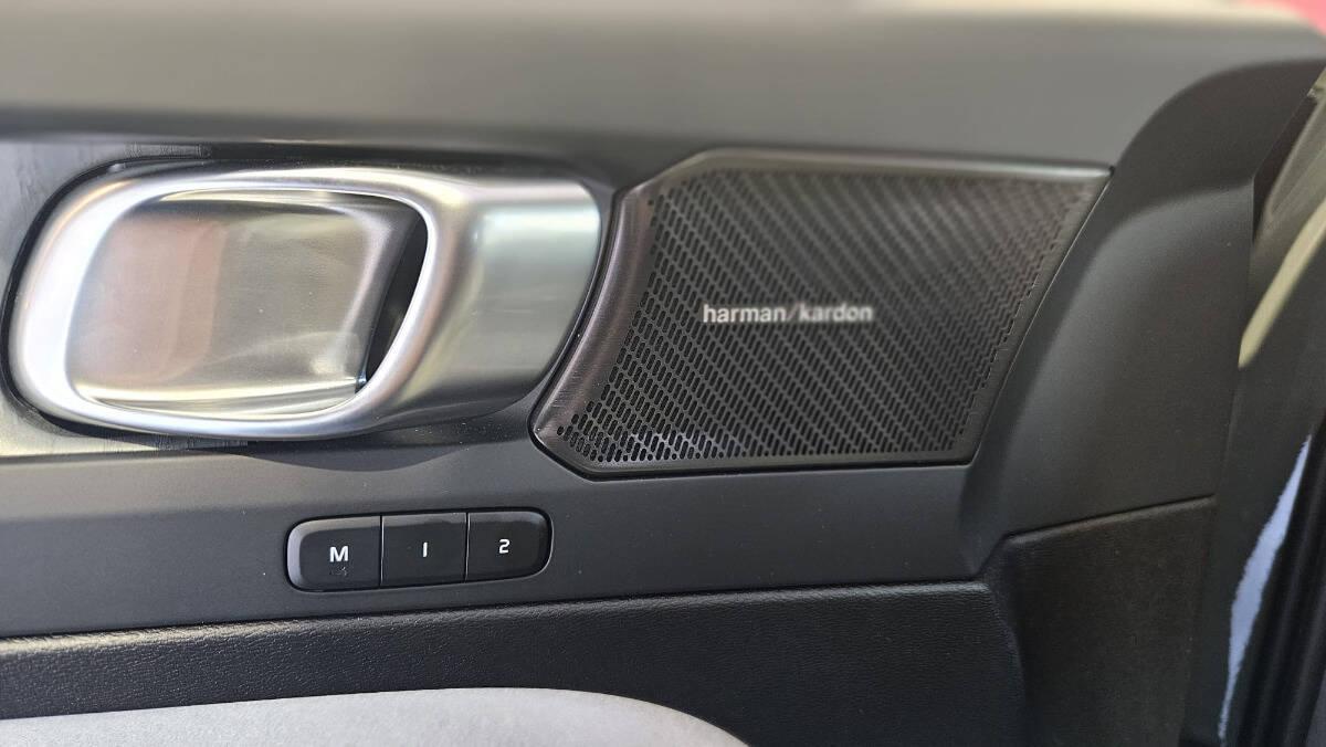 Volvo XC40 2.0 b3 Ultra Dark auto