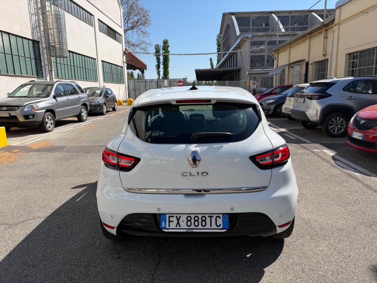 Renault Clio TCe 12V 75 CV 5 porte Moschino Zen