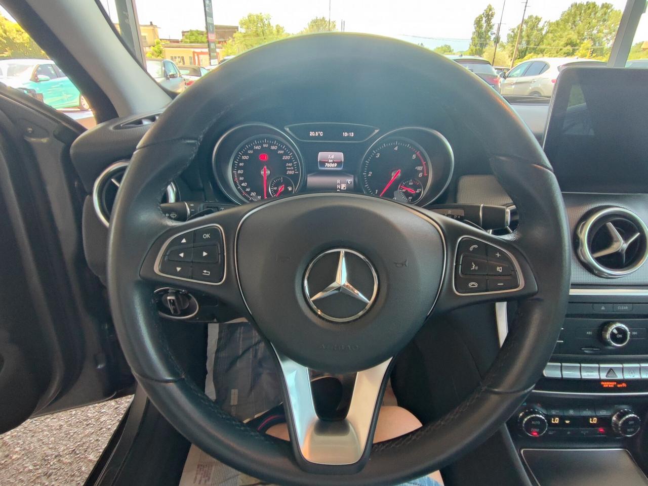 Mercedes-benz GLA 200 d Automatic Premium