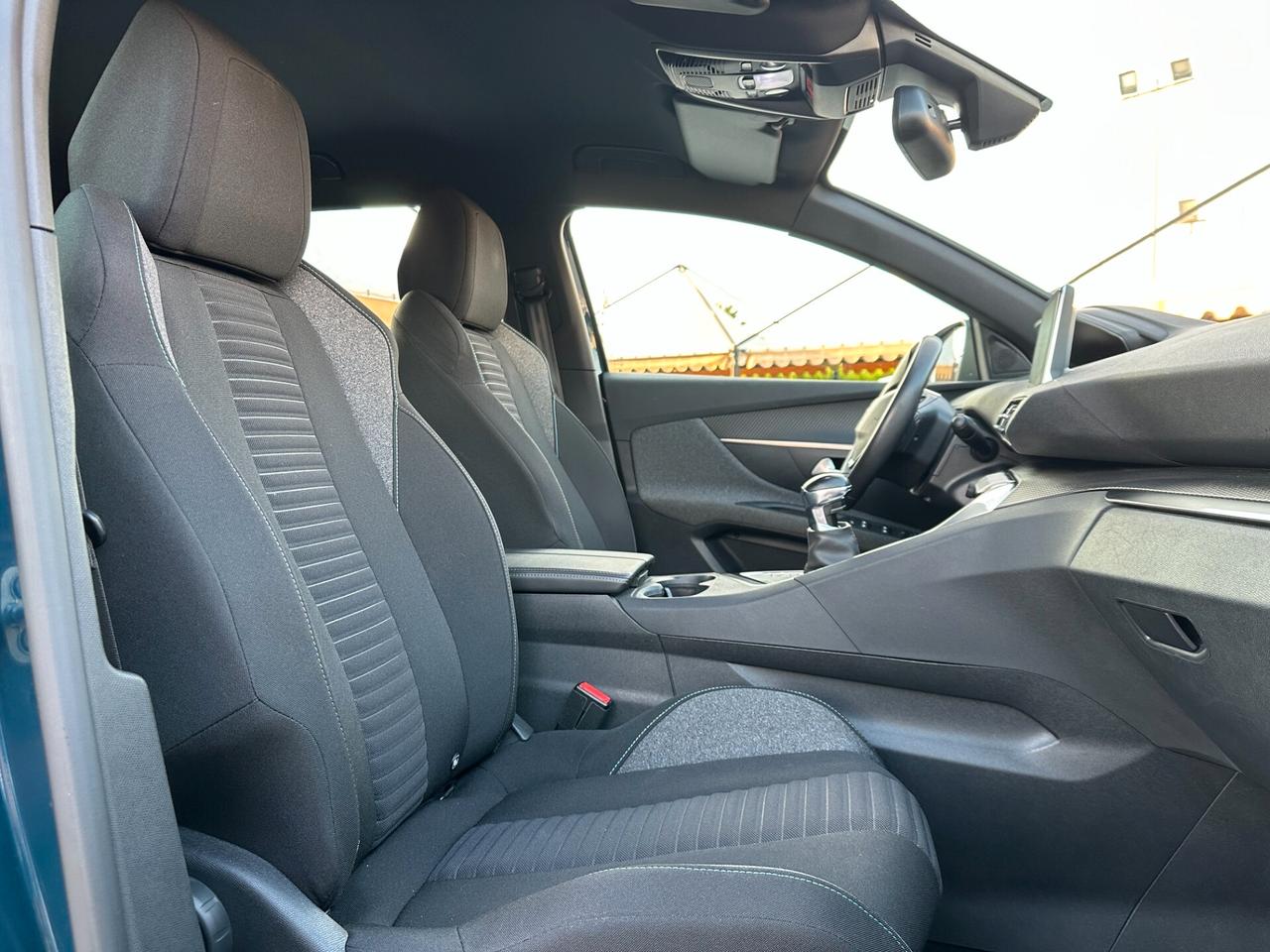 PEUGEOT 3008 PureTech Turbo 130 S&S EAT8 Active Pack