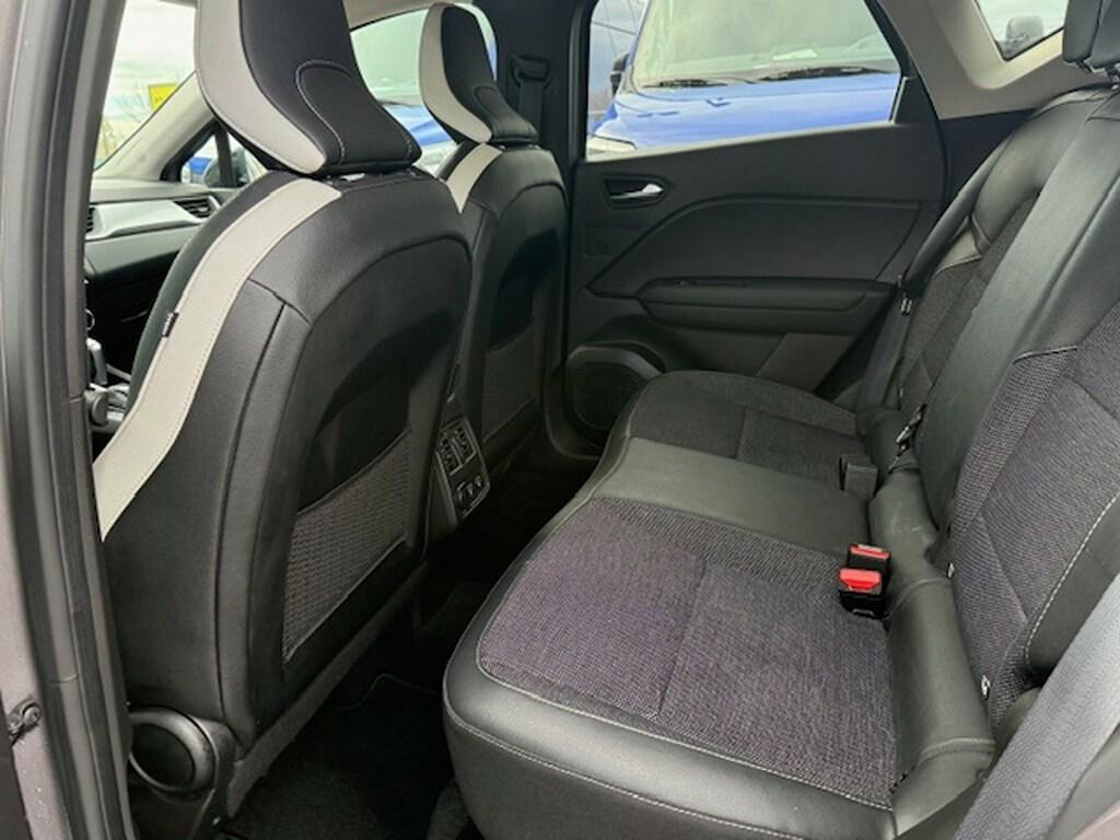 Renault Captur 1.6 E-TECH Hybrid Techno Fast Track Auto