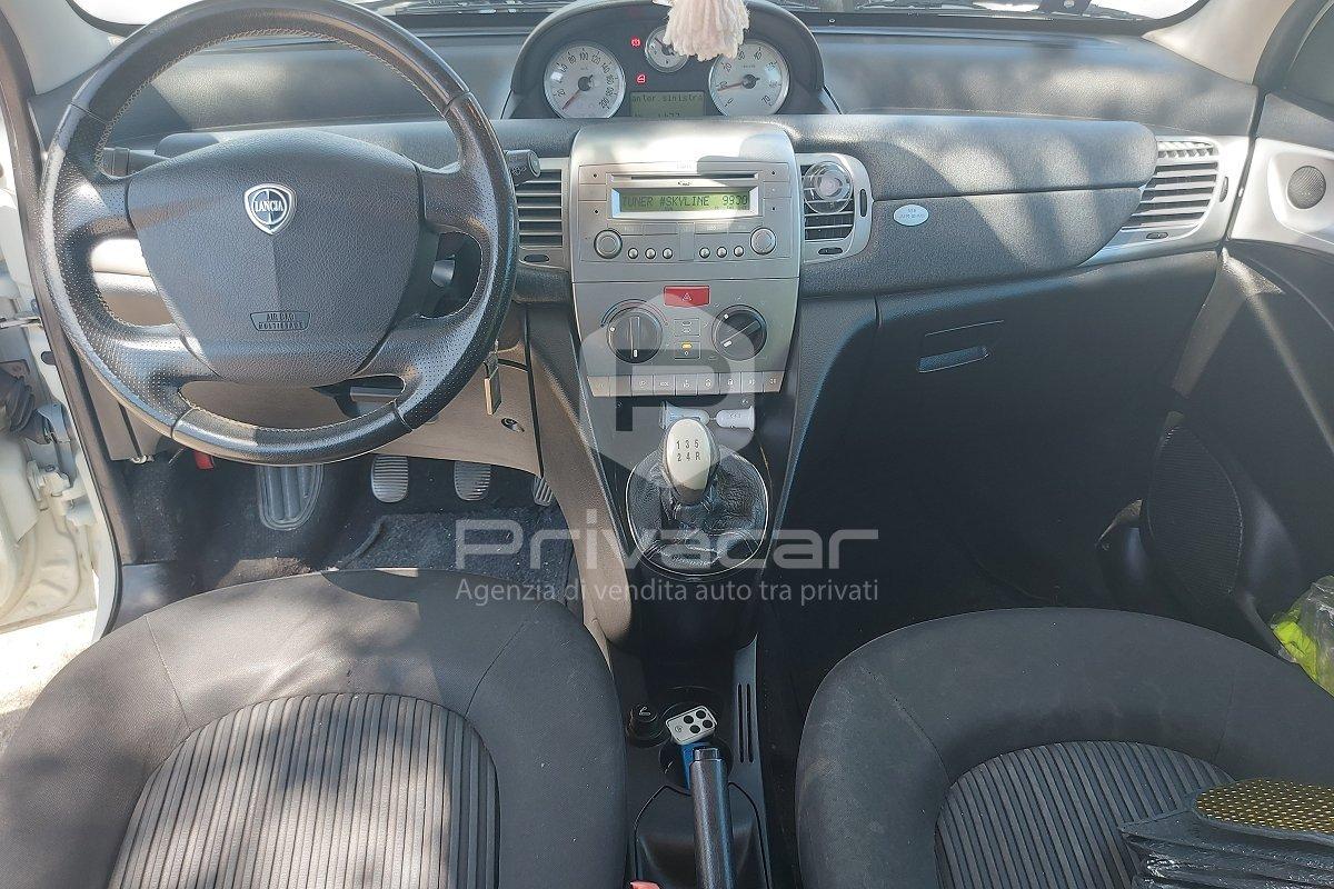 LANCIA Ypsilon 1.3 MJT 75 CV MomoDesign