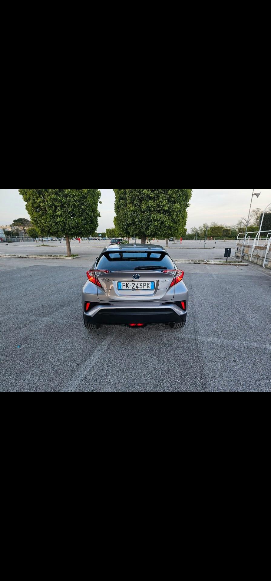 Toyota C-HR 1.8 Hybrid E-CVT Lounge