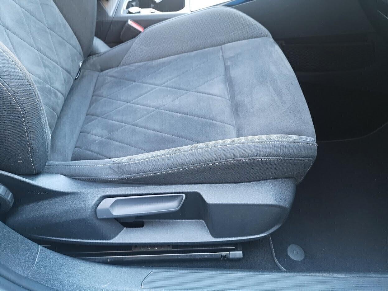 Volkswagen Golf 2.0 TDI SCR Style Tetto apribile