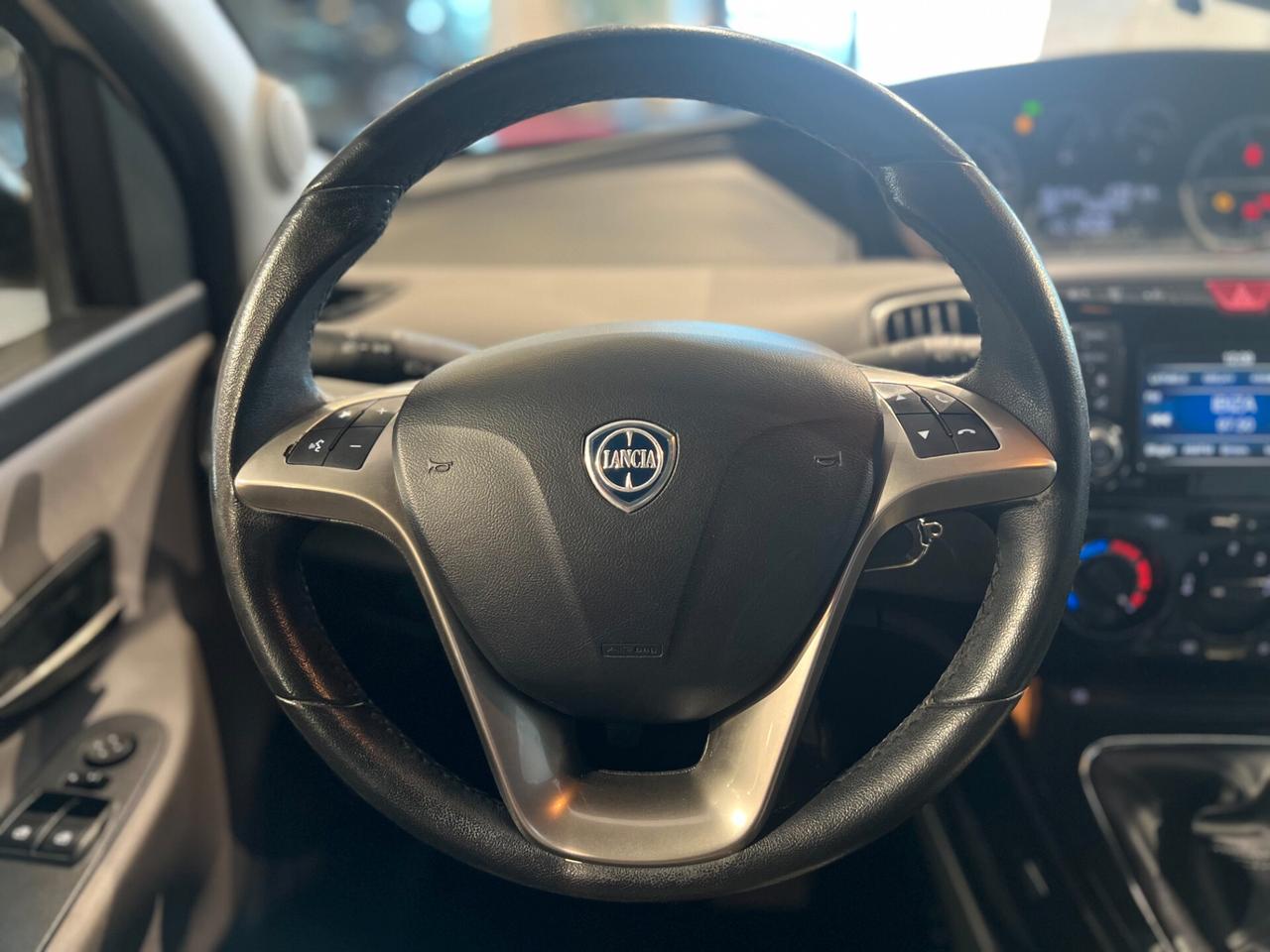 Lancia Ypsilon 1.3 MJT 95 CV 5 porte S&S Gold