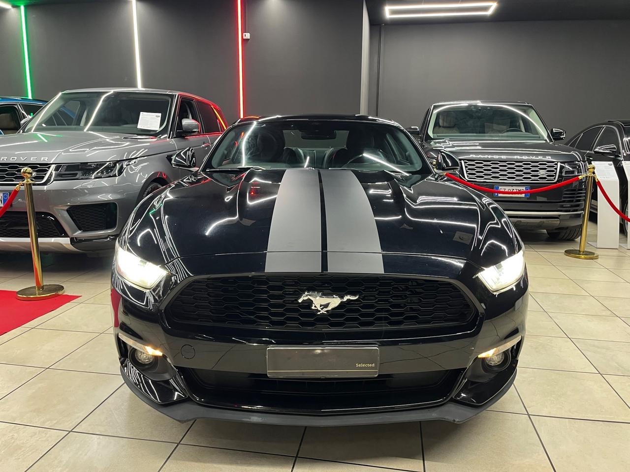 Ford Mustang Fastback 2.3 EcoBoost aut. total black