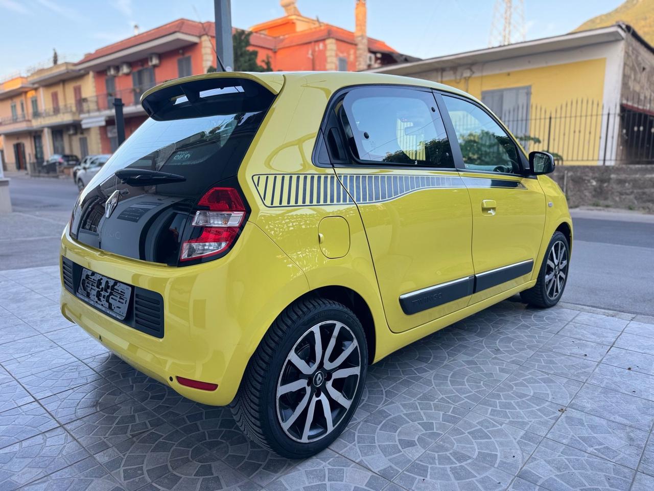 Renault Twingo TCe 90 CV EDC Intens