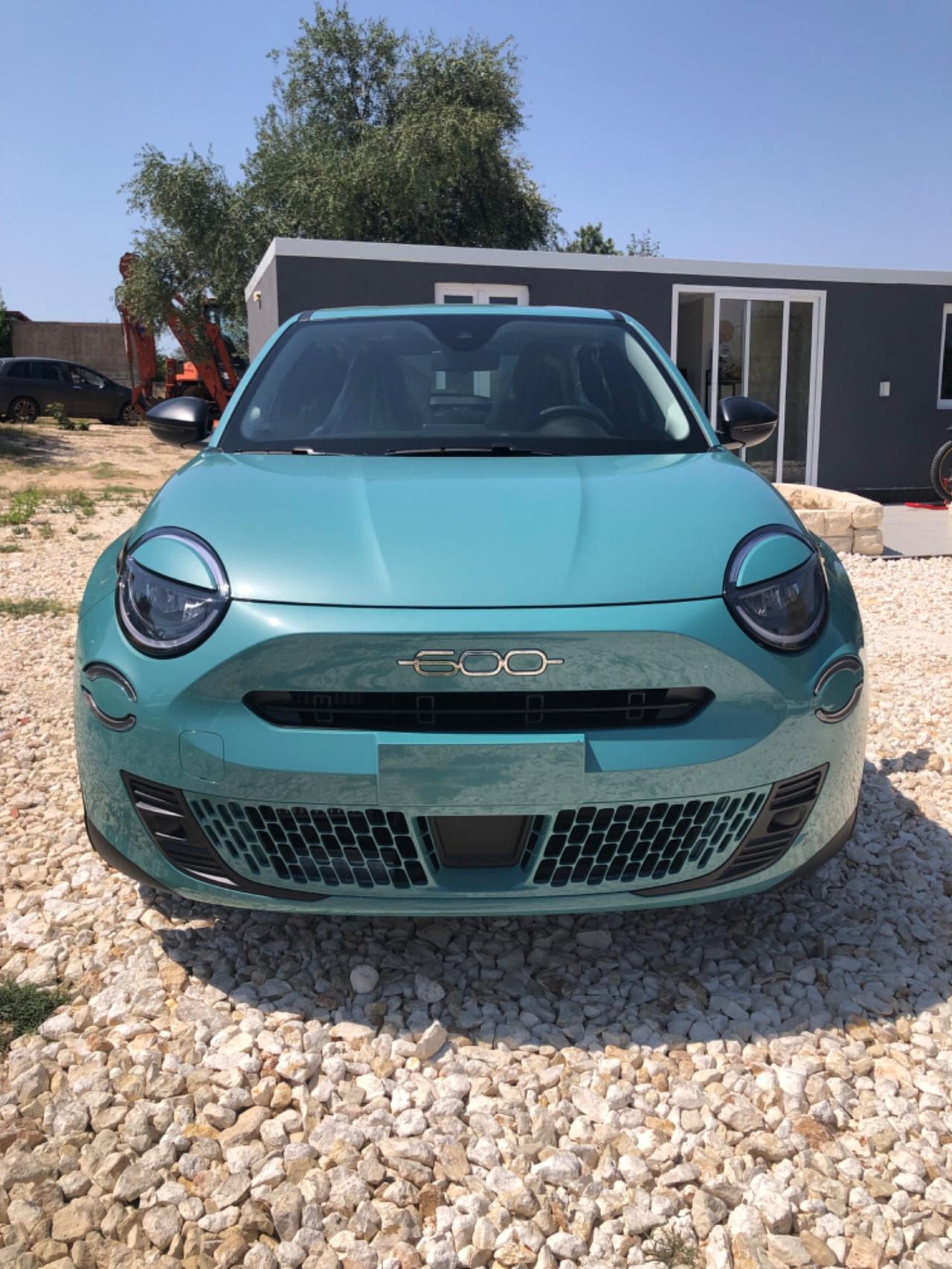 Fiat 600 Hybrid 110 CV DCT MHEV Business
