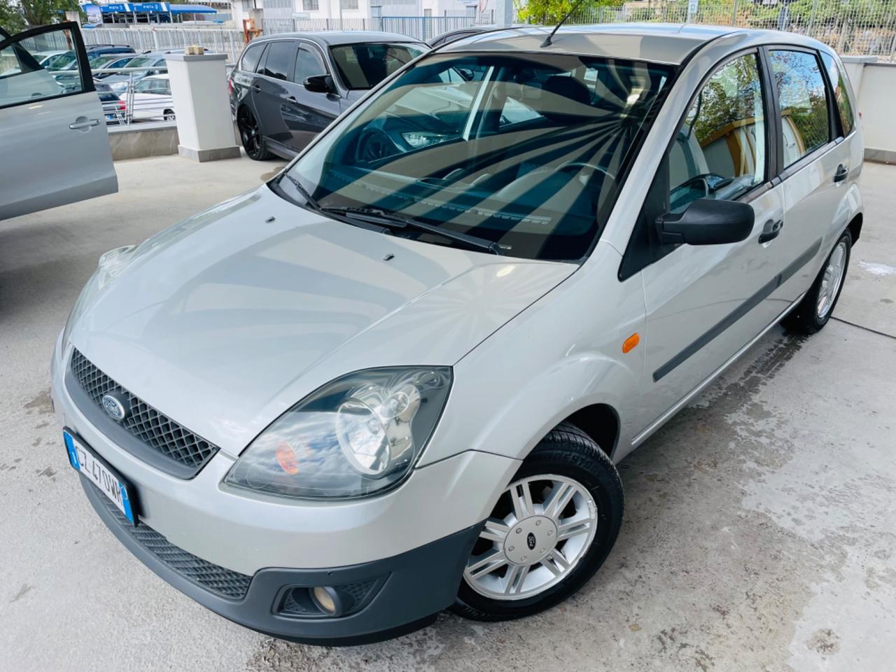 Ford Fiesta 1.4 TDCi 5p. Ghia OK NEOPATENTATO