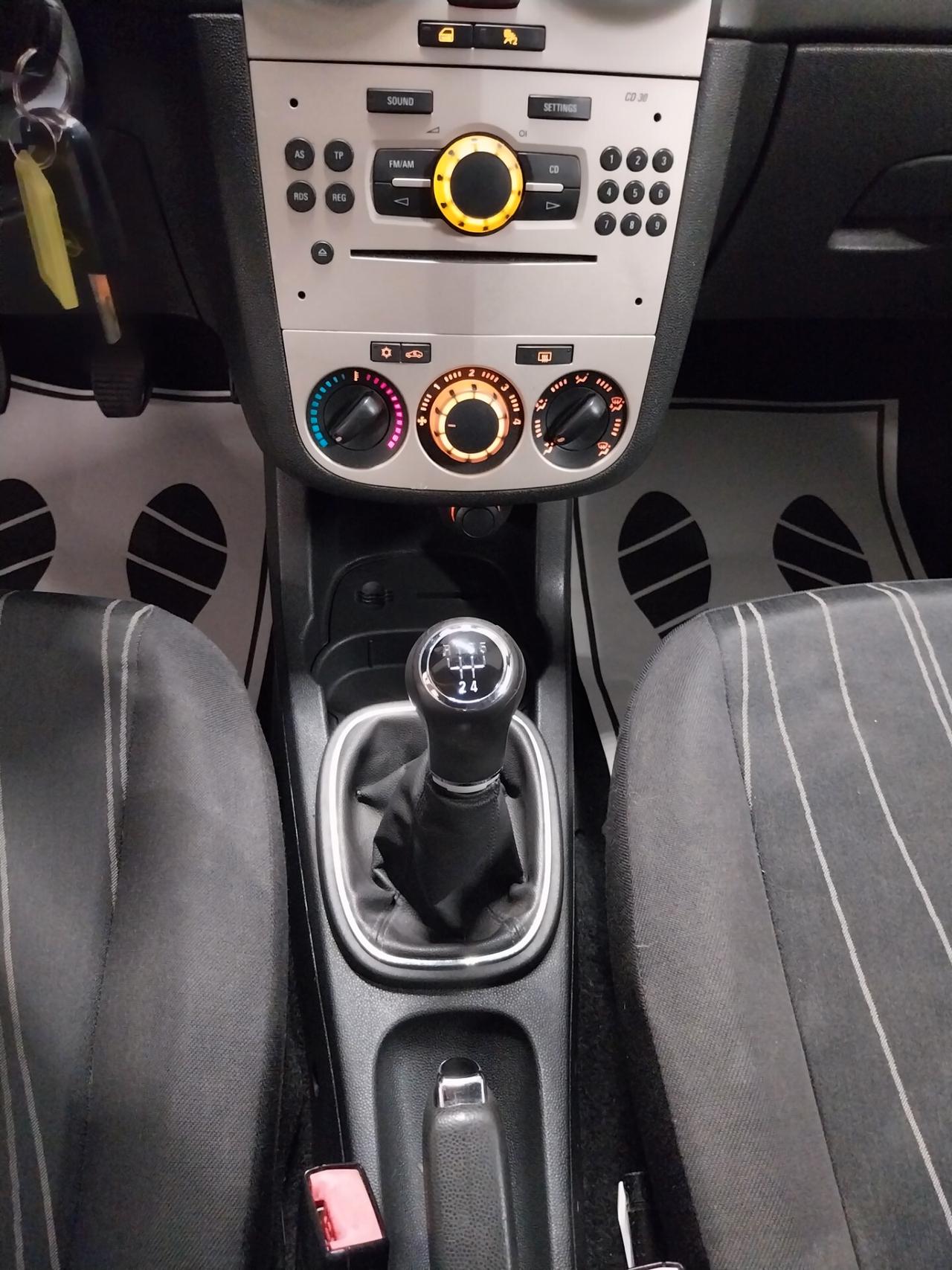Opel Corsa 1.2 GPL 5 porte Club - ok neopatentati