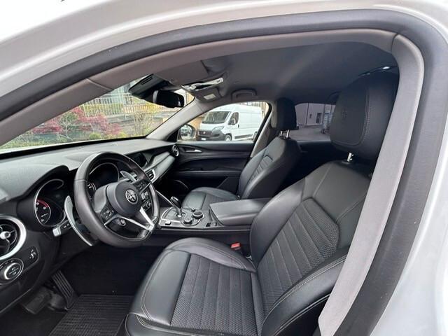 Alfa Romeo Stelvio 2.2 Turbodiesel 180 CV AT8 RWD Super