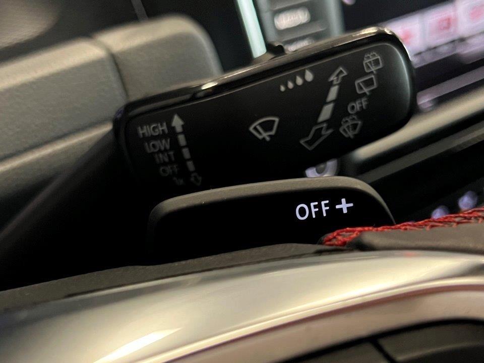 Volkswagen Golf GTI Performance 2.0 TSI DSG 5p